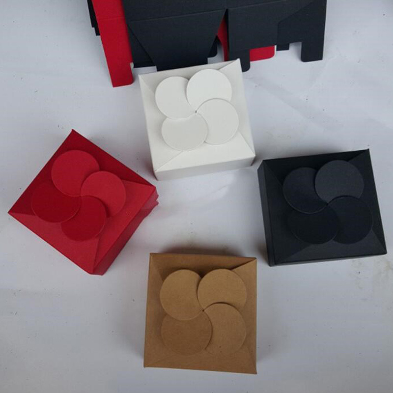 Boîtes à bonbons carrées en papier kraft pour emballage de faveur de cadeau de noce