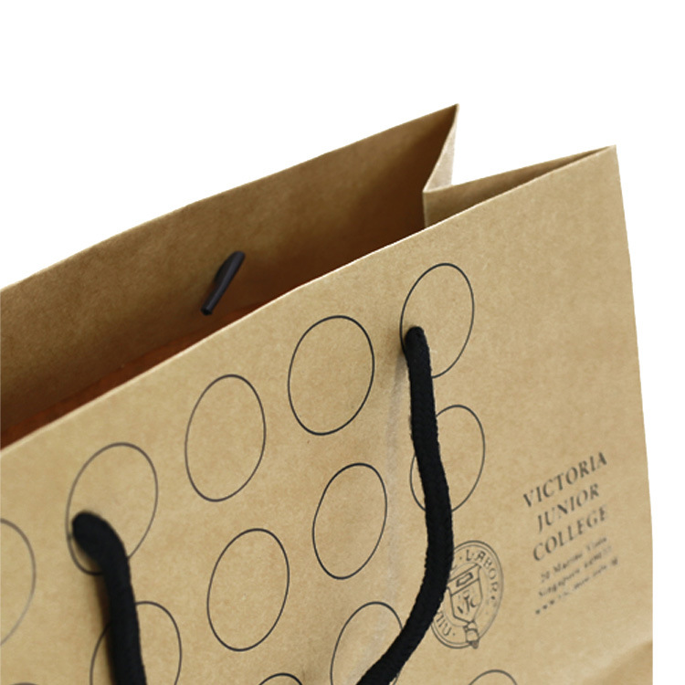 Sacchetto regalo in carta con logo geometrico stampato su misura riciclabile